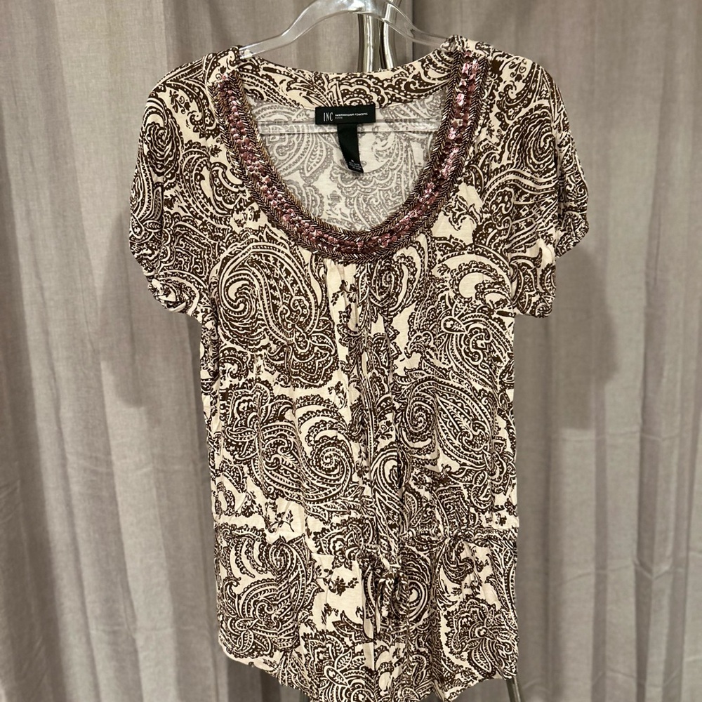 INC International Concepts Brown and White paisley Short Sleeve Tie Front Blouse